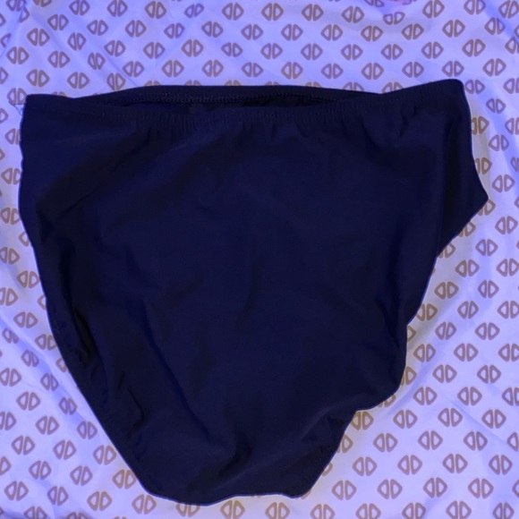 Bikini - Picture 4 of 4